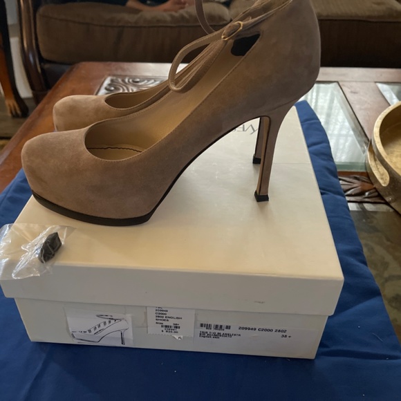Yves Saint Laurent size 38 Nude shoes brand new never worn - Picture 5 of 7